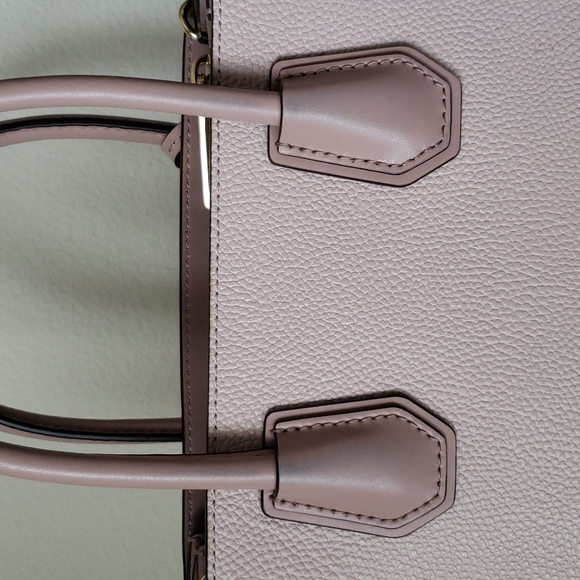 ๐ธ Michael Kor Bag ๐ธ - Picture 5 of 5